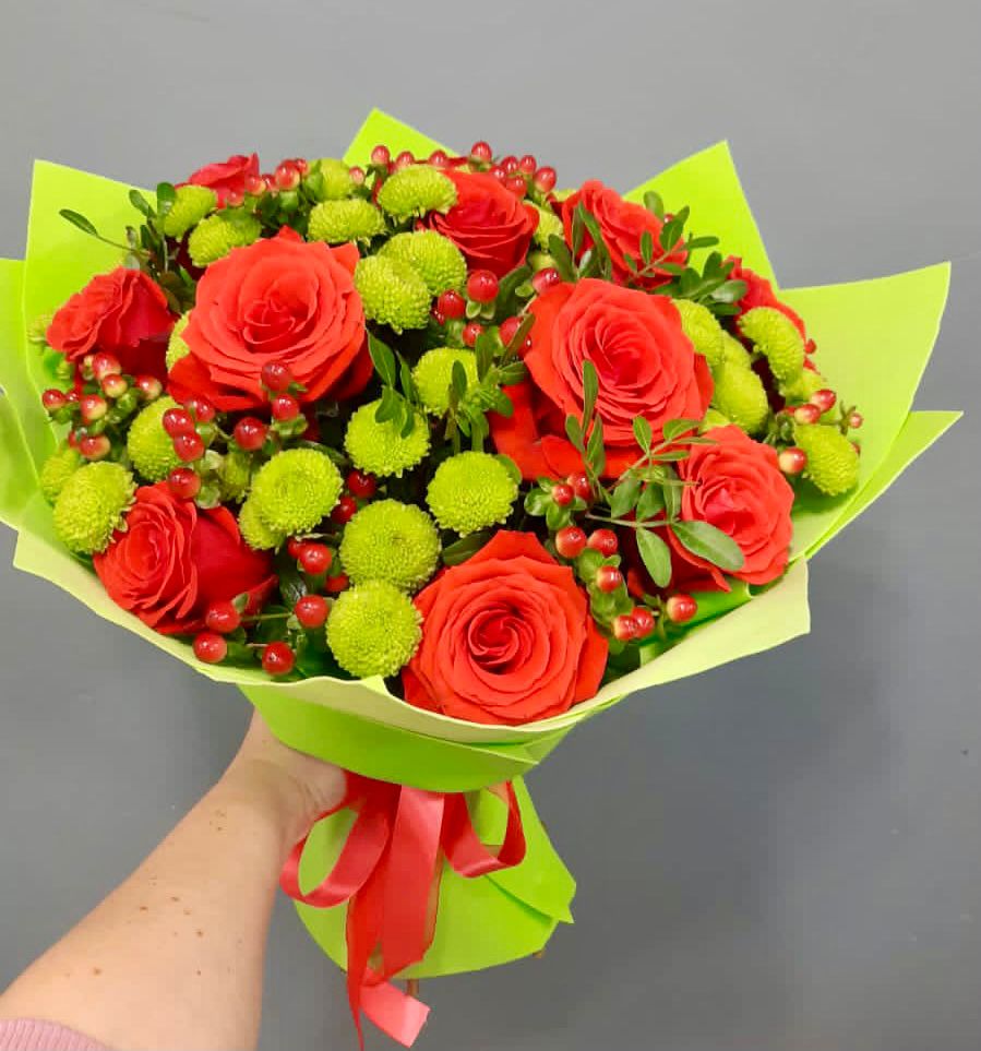 Букет цветов из: Хризантемы и Розы в Двубратском