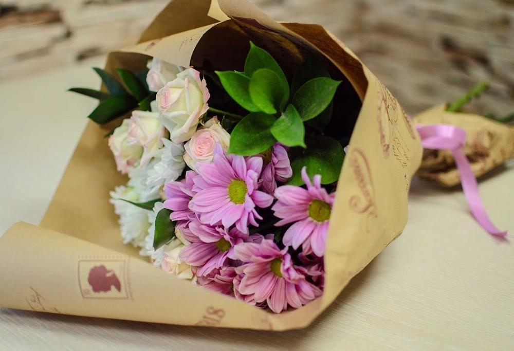 Букет цветов из: Розы и Хризантемы в Двубратском