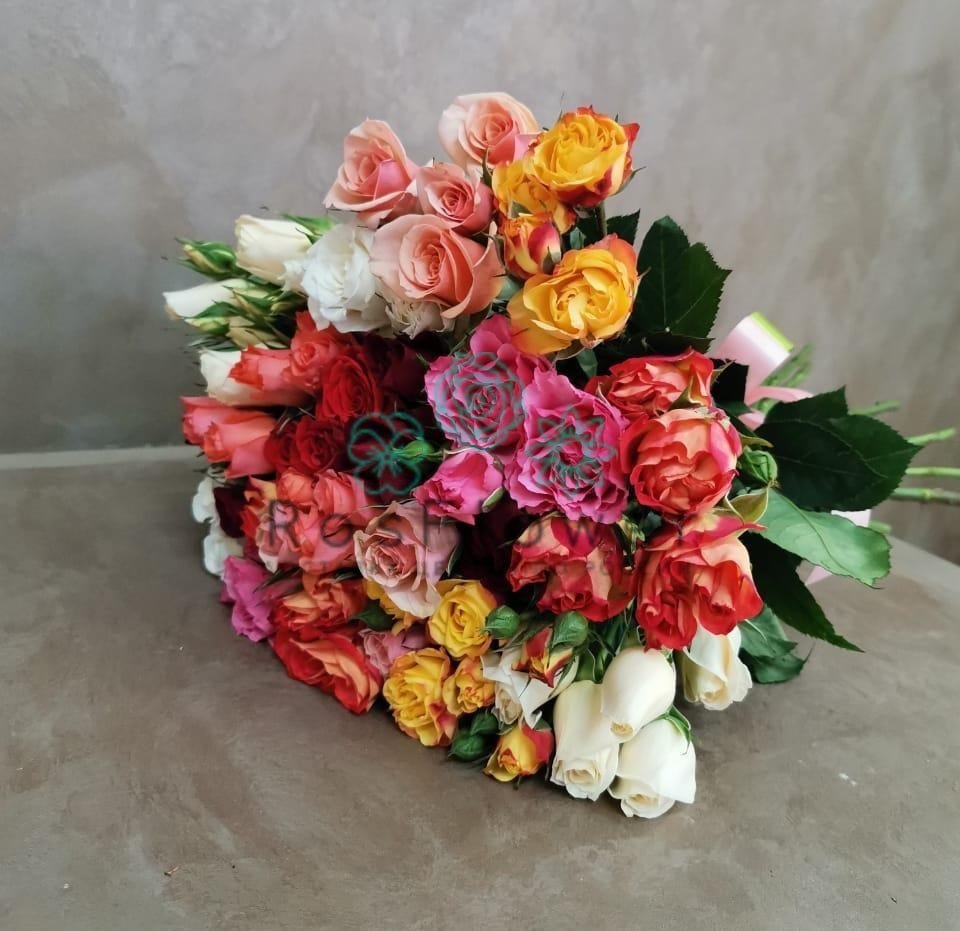 Букет цветов из: Розы в Двубратском