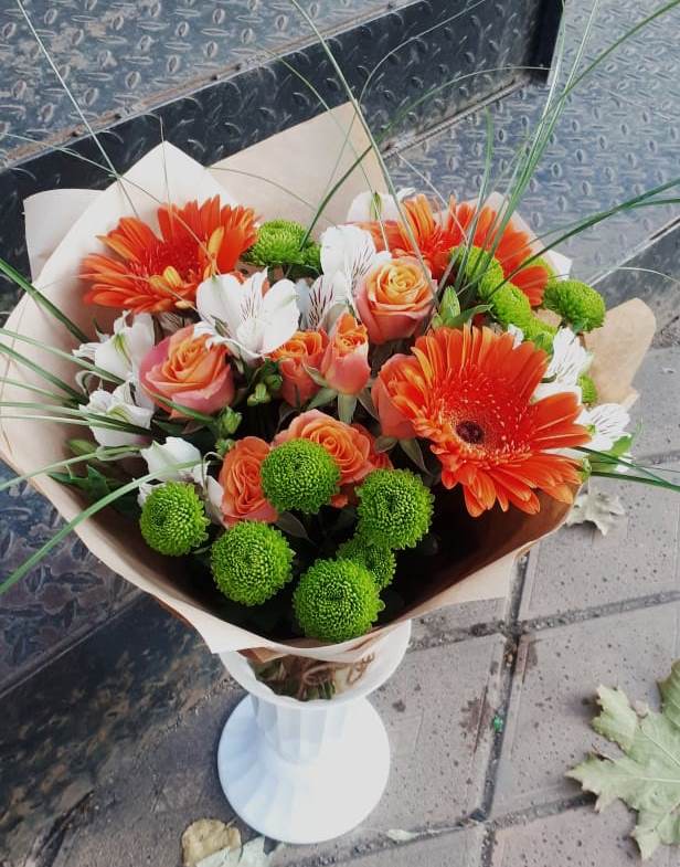 Букет цветов из: Герберы, Хризантемы, Альстромерии и Розы в Двубратском