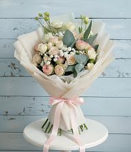 Букет цветов из:  Розы и Лизиантусы в Двубратском