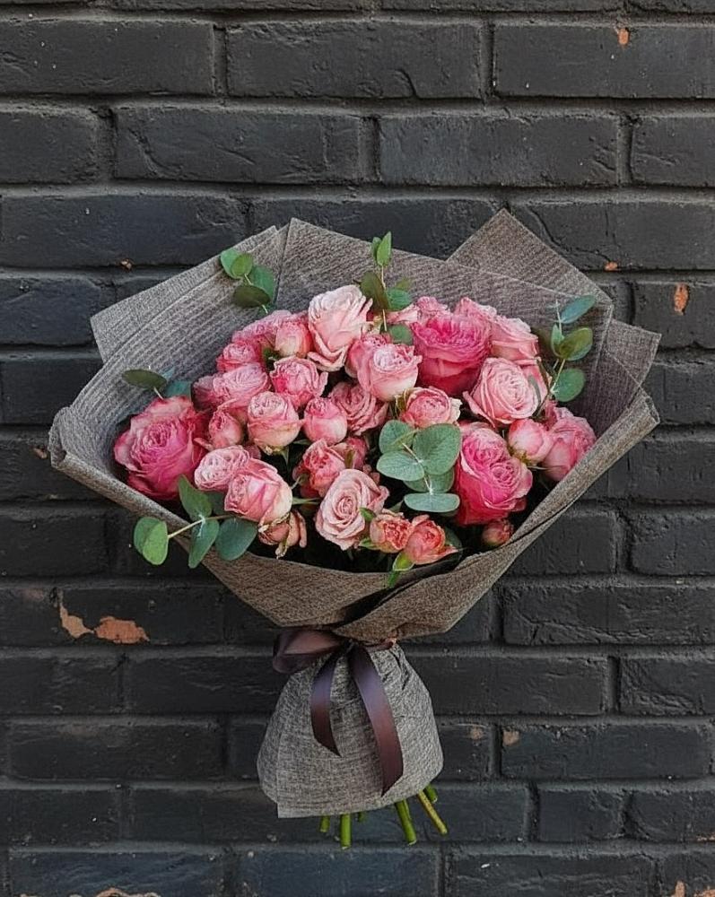 Букет цветов из: Розы в Двубратском