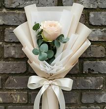 Букет цветов из:  Розы в Двубратском
