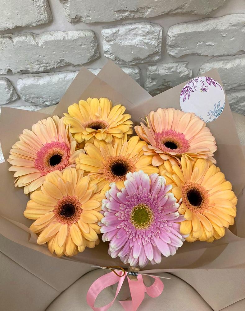 Букет цветов из: Герберы в Двубратском