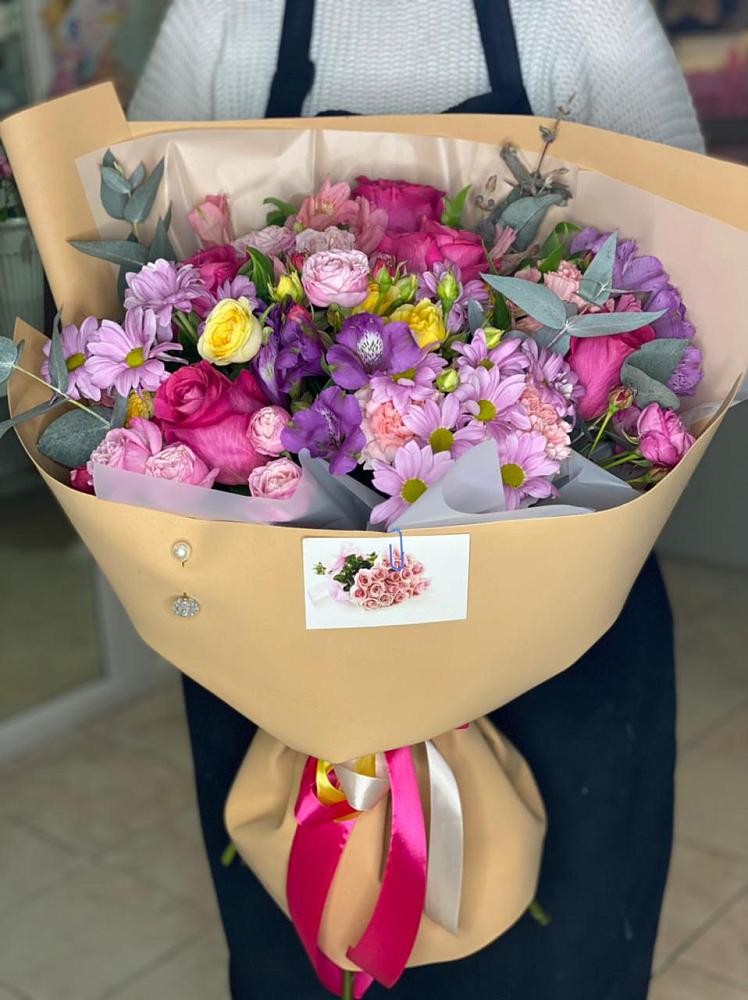 Букет цветов из: Хризантемы, Гвоздики и Альстромерии в Двубратском