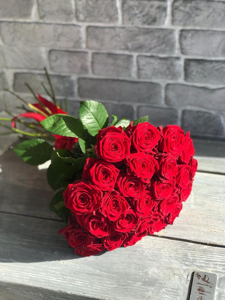 Букет Красные розы Фридом в Двубратском