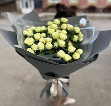 Букет Белые кустовые розы Солинеро в Двубратском