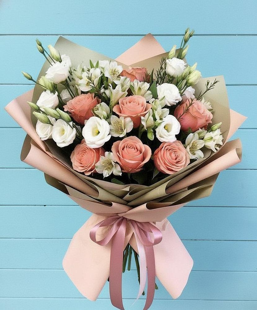 Букет цветов из: Розы, Альстромерии и Лизиантусы в Двубратском