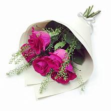 Букет цветов из:  Розы в Двубратском