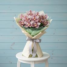 Букет цветов из:  Орхидеи и Розы в Двубратском