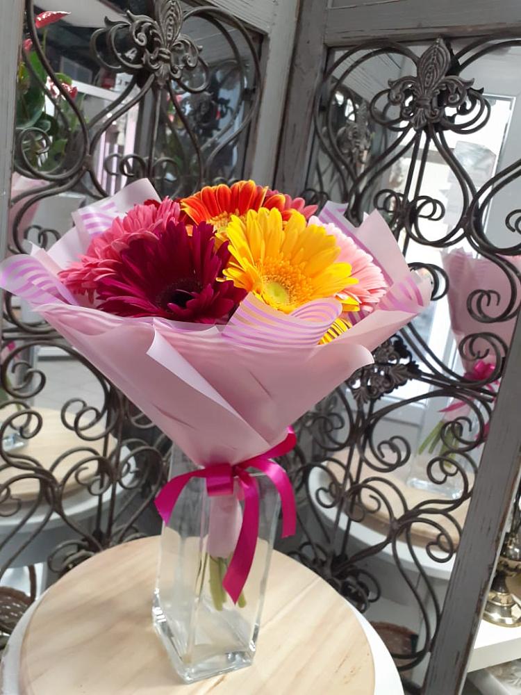 Букет цветов из: Герберы в Двубратском