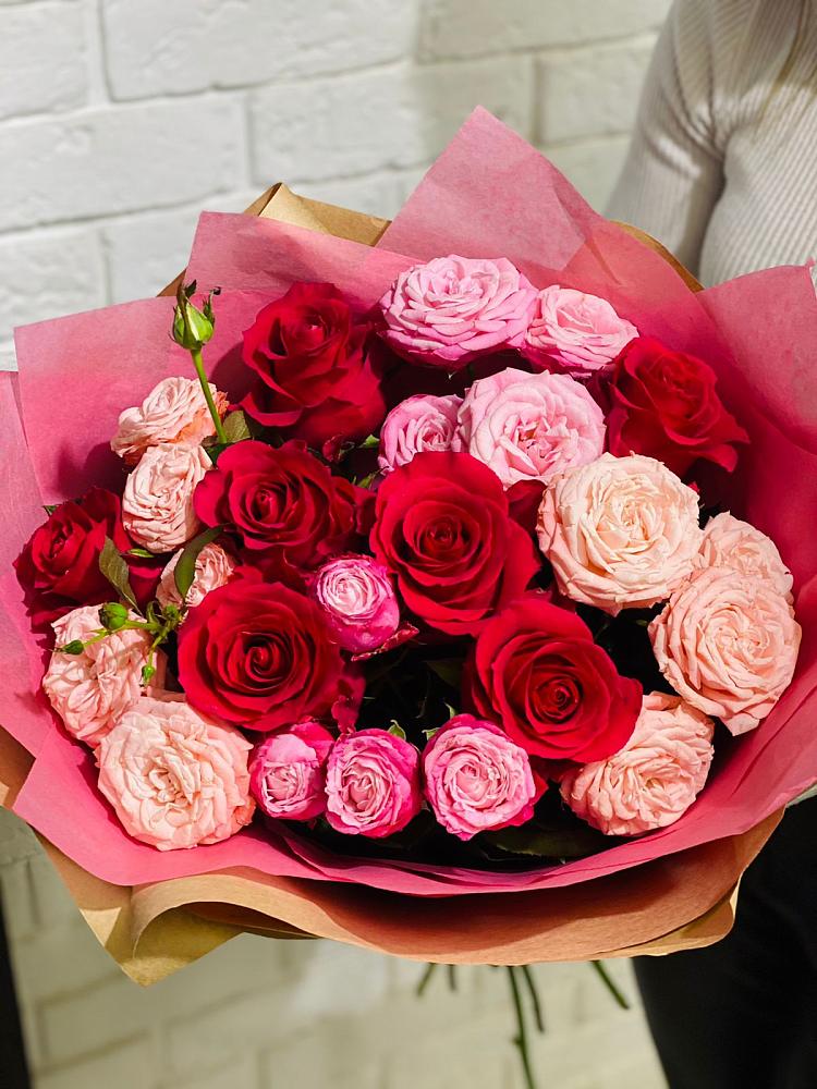 Букет цветов из: Розы в Двубратском