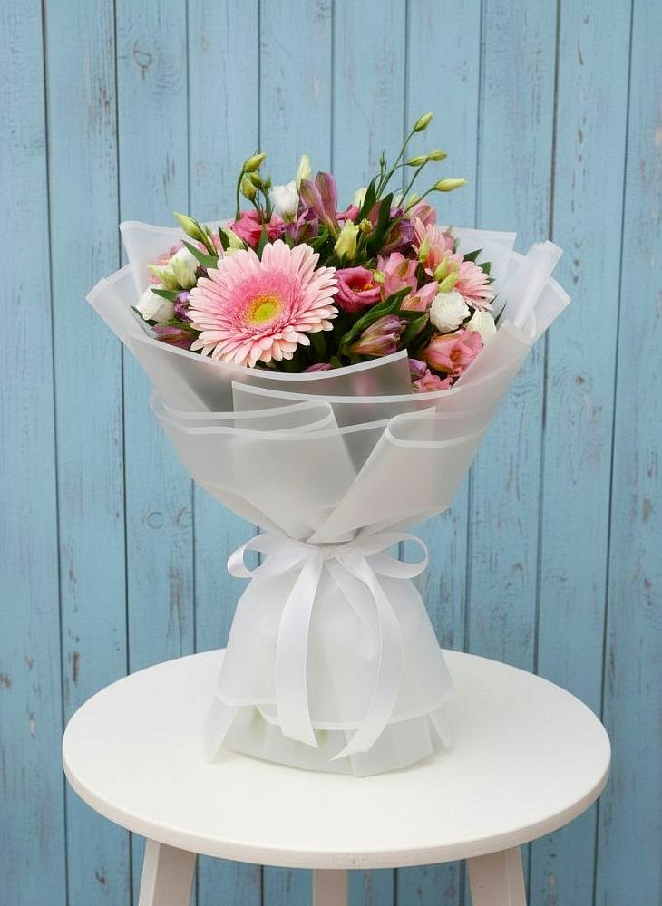 Букет цветов из: Герберы, Альстромерии и Лизиантусы в Двубратском