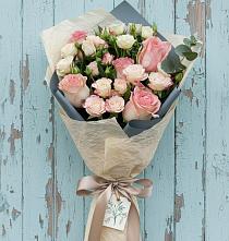 Букет цветов из:  Розы в Двубратском
