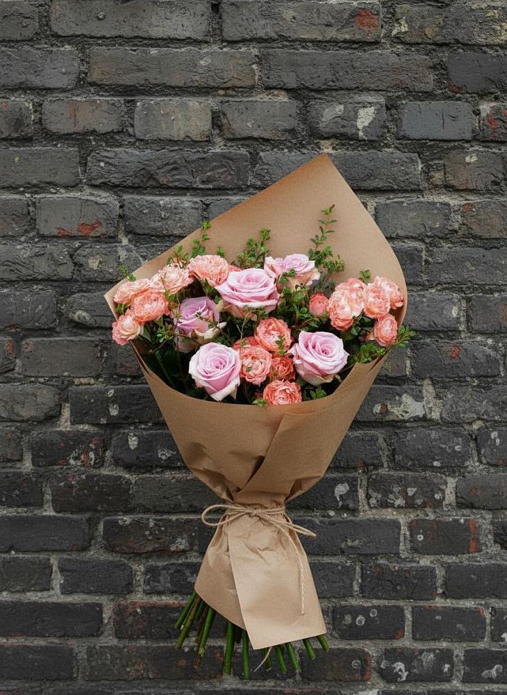 Букет цветов из: Розы в Двубратском