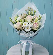 Букет цветов из:  Розы и Лизиантусы в Двубратском
