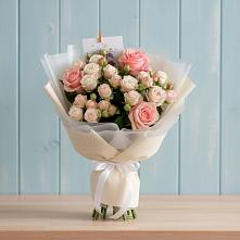 Букет цветов из:  Розы в Двубратском